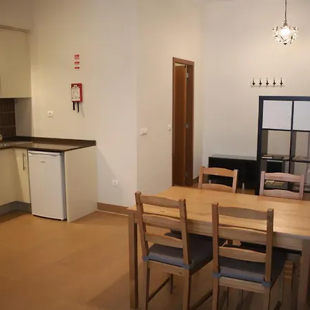 Pinho Apartments, And ゲストハウス 2*