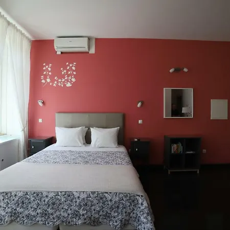Pinho Apartments, And ゲストハウス 2*