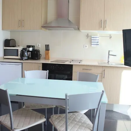 Guest house Pinho Apartments, And 2*